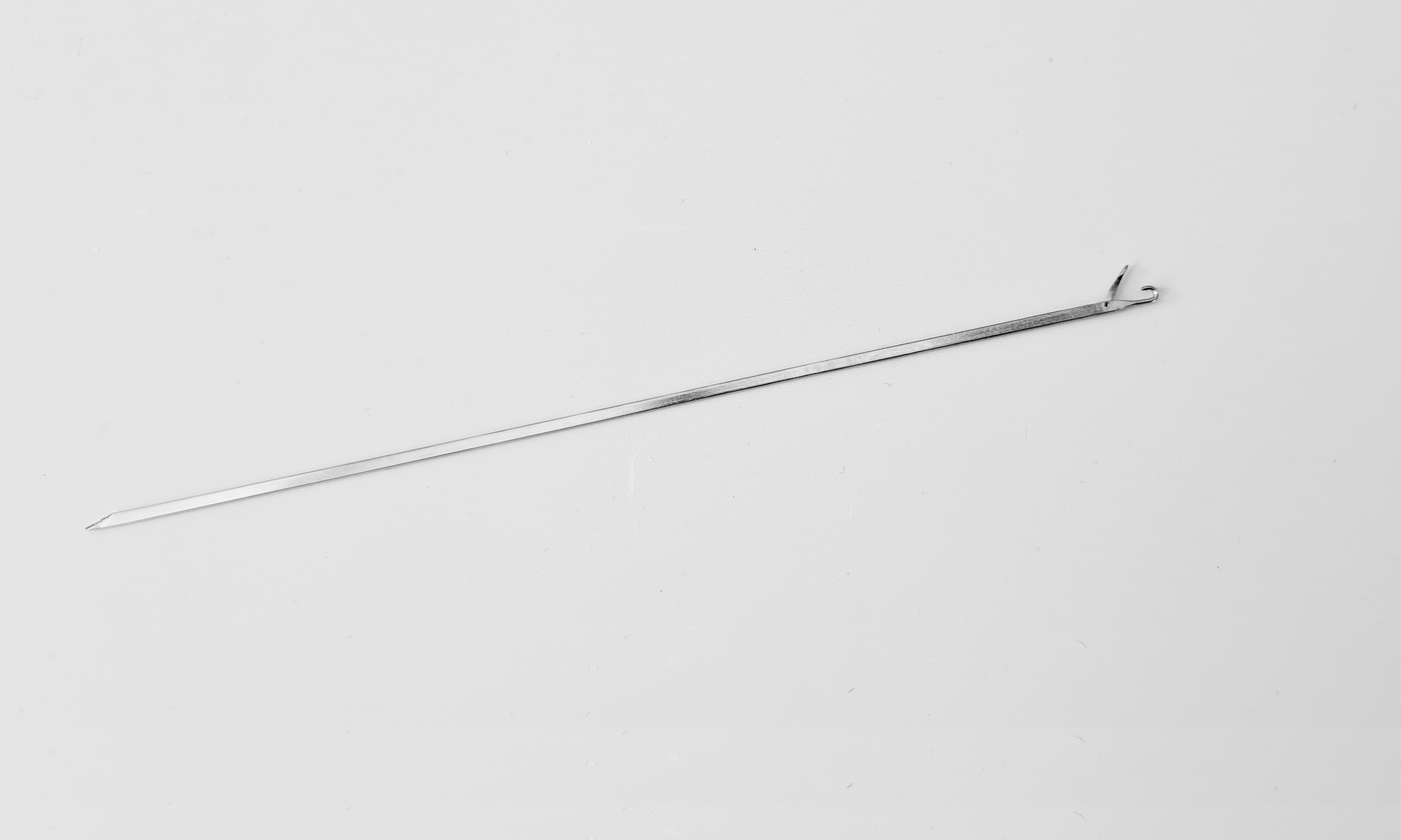 K1923k Dochtnadel flach mit Klappöse